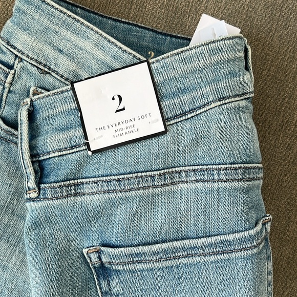 New With Tags Mid Rise Everyday Soft Floral Slim Ankle Jeans Sz 2 NEW 🍁🍁🍂 - Picture 8 of 10